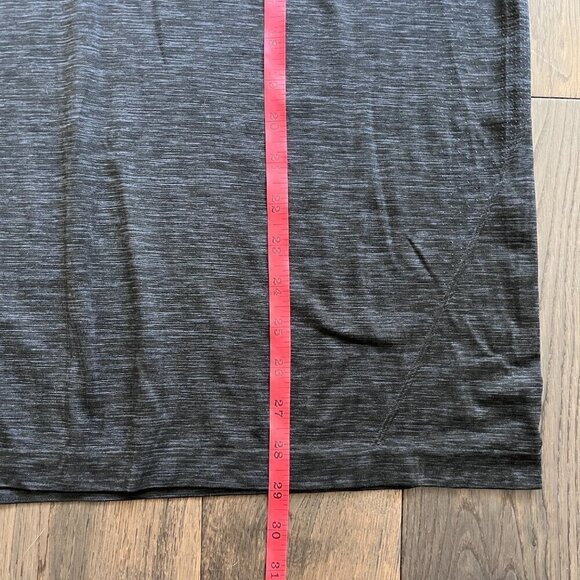 Lululemon Men's Metal Vent Tech 1/2 Zip Size L Deep Coal Black Activewear - Picture 8 of 8